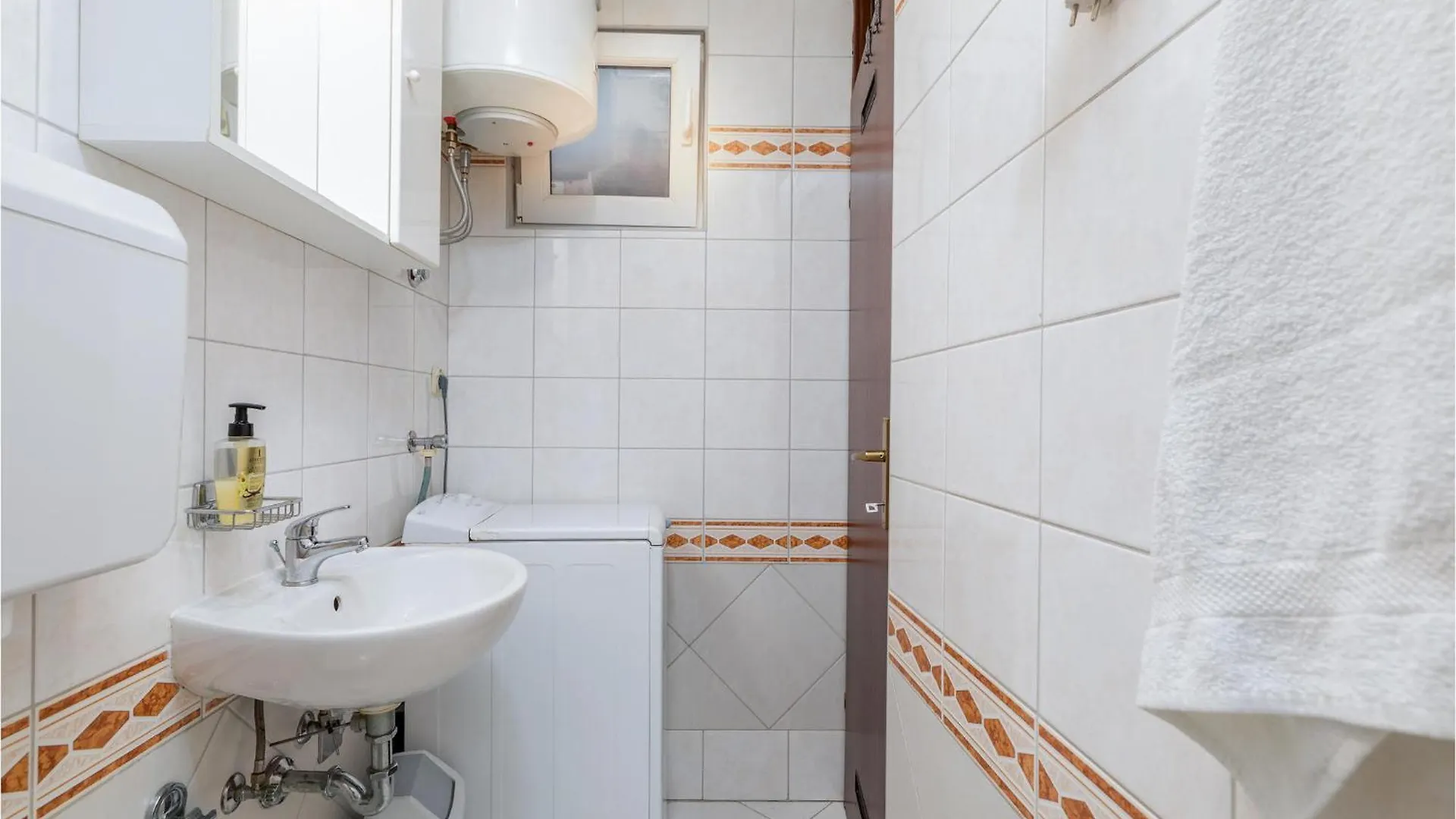 1 Bedroom Lovely Apartment In Pula