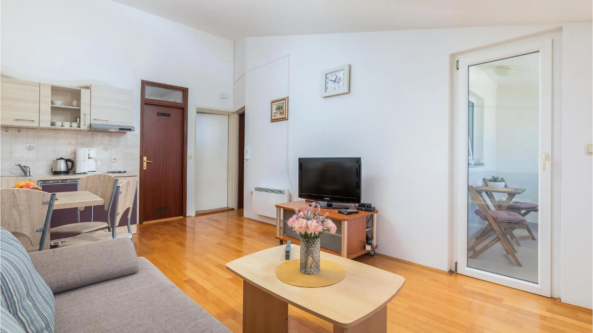 1 Bedroom Lovely Apartment In Pula